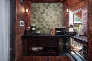 Egyptian cotton sheets, premium bedding, down duvets, memory-foam beds - Pho Co - OQ Hanoi Stay (Hanoi)