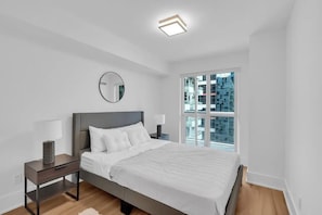 Room - Toronto City Centre 2BR Suite | Steps to CN Tower & Dining | Sleeps 6 (Toronto)