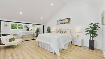 3 bedrooms, desk, iron/ironing board, free WiFi