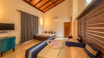 Habitación cuádruple Deluxe | Escritorio y wifi gratis