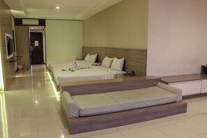Room - Surya Kencana Seaside Hotel Pangandaran (Pangandaran)