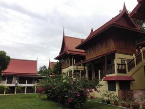 Exterior - Luang Chumni Village (Bang Pa-in)
