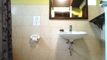 Monolocale Classic, balcone, vista città | Bagno