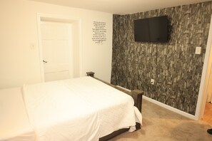 2 bedrooms, iron/ironing board, WiFi - Perfect 2-bedroom house with AC in Capitol Heights (Capitol Heights)