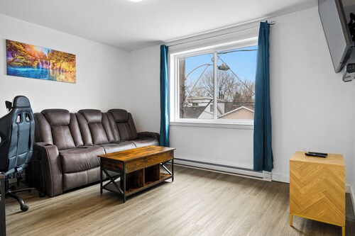 Beautiful 1-bedroom apartment with AC in charming Gatineau