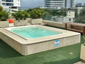 Bain à remous extérieur