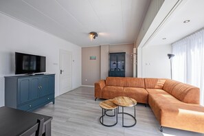 Classic House, 2 Bedrooms | Living room - Holiday Home in De Koog Near Beach (De Koog)