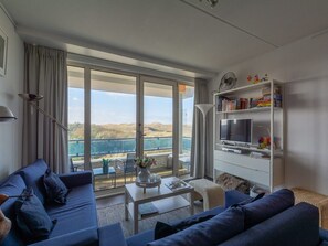 Classic Apartment, 1 Bedroom | Living room - Studio in Groote Keeten by the Beach (Callantsoog)