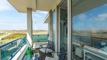 Classic Apartment, 1 Bedroom | Balkoni