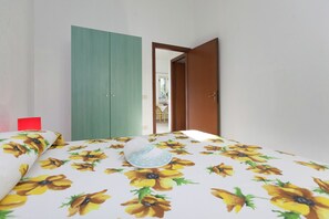 Comfort Apartment, 2 Bedrooms | 6 bedrooms, individually furnished, bed sheets - Mediterranean Holiday Home for 4 (Ricadi)