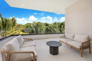 Property grounds - Las Palmas Mansion: Exclusive luxury retreat w/ pools, Jacuzzis, games, staff & golf carts (Punta Cana)