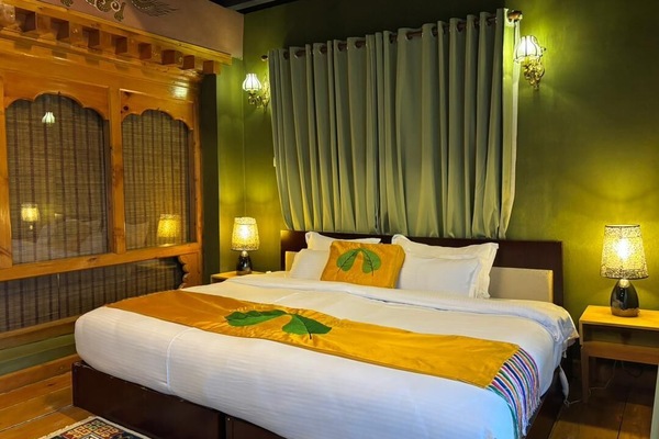 Deluxe Suite, Balcony, Valley View | Desk, laptop workspace, WiFi (free)