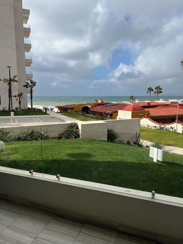 Beautiful 2-bedroom condo in Rosarito with beach view + Pool & Jacuzzi.
