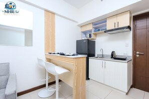 Private kitchen - The MHR Pad | Cozy & Modern Heart of the City (Marikina)