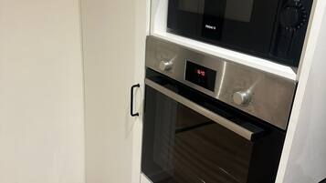 Basic Apartment | Shared kitchen