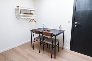 Apartamento básico | Tabla de planchar con plancha y wifi gratis