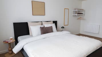 Basic Apartment | Iron/ironing board, free WiFi