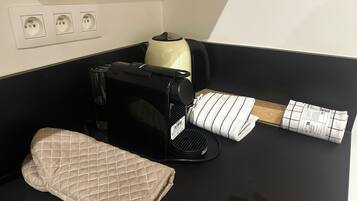 Basic Apartment | Shared kitchen