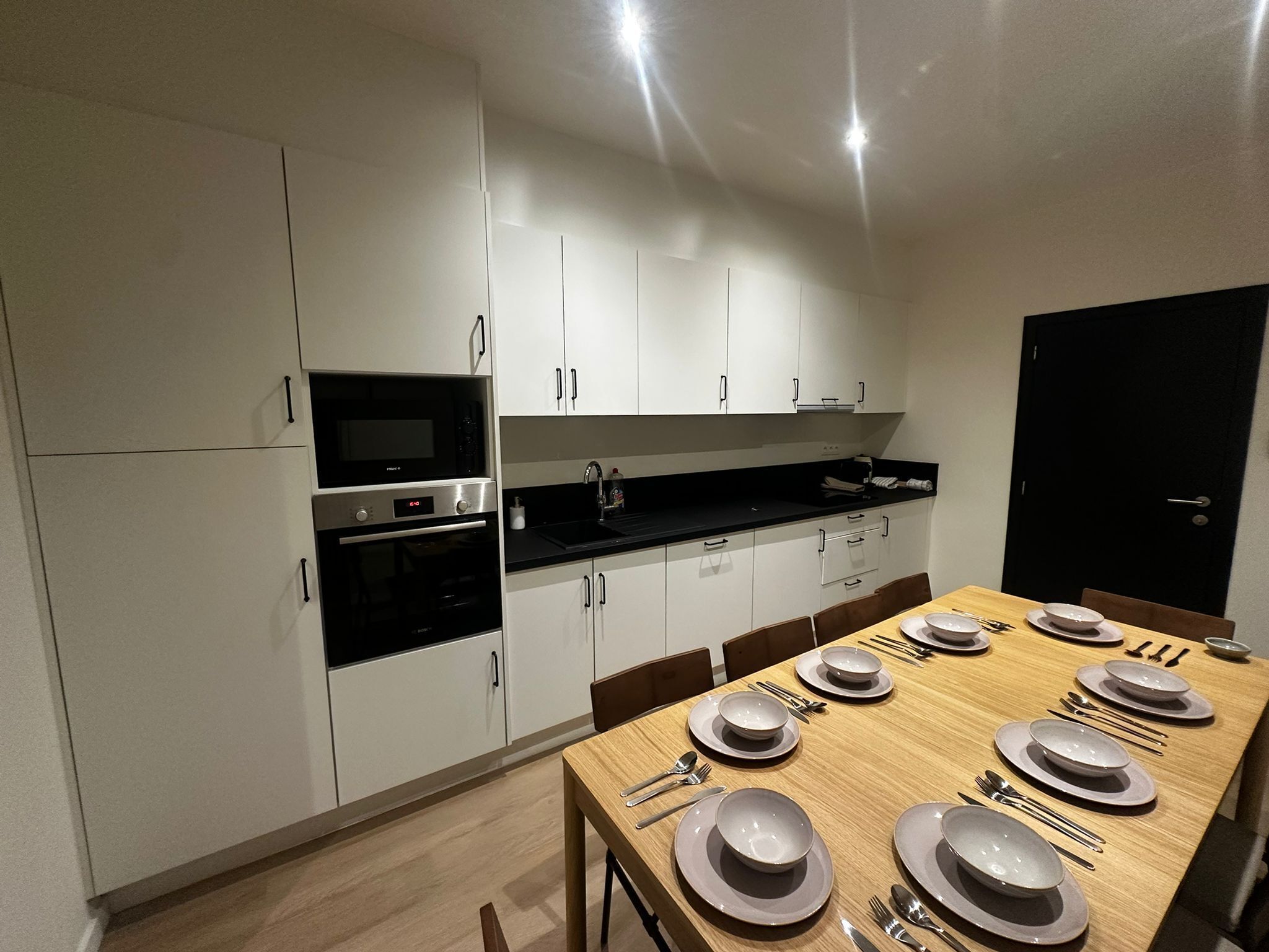 Basic Apartment | Shared kitchen