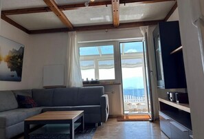 Living area - Unique villa at 950m with stunning views of Lake Ossiach & Karawanken. (Bodensdorf)