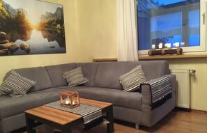 Living area - Unique villa at 950m with stunning views of Lake Ossiach & Karawanken. (Bodensdorf)