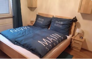 Room - Unique villa at 950m with stunning views of Lake Ossiach & Karawanken. (Bodensdorf)