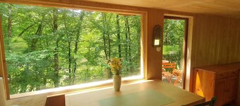 Beautiful cabin in Les Eyzies for a relaxing getaway with wifi, heating, fan
