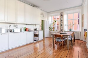 Dining - Large 2BR in Central Gamla Stan (Södermalm)