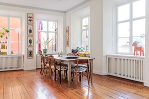Dining - Large 2BR in Central Gamla Stan (Södermalm)