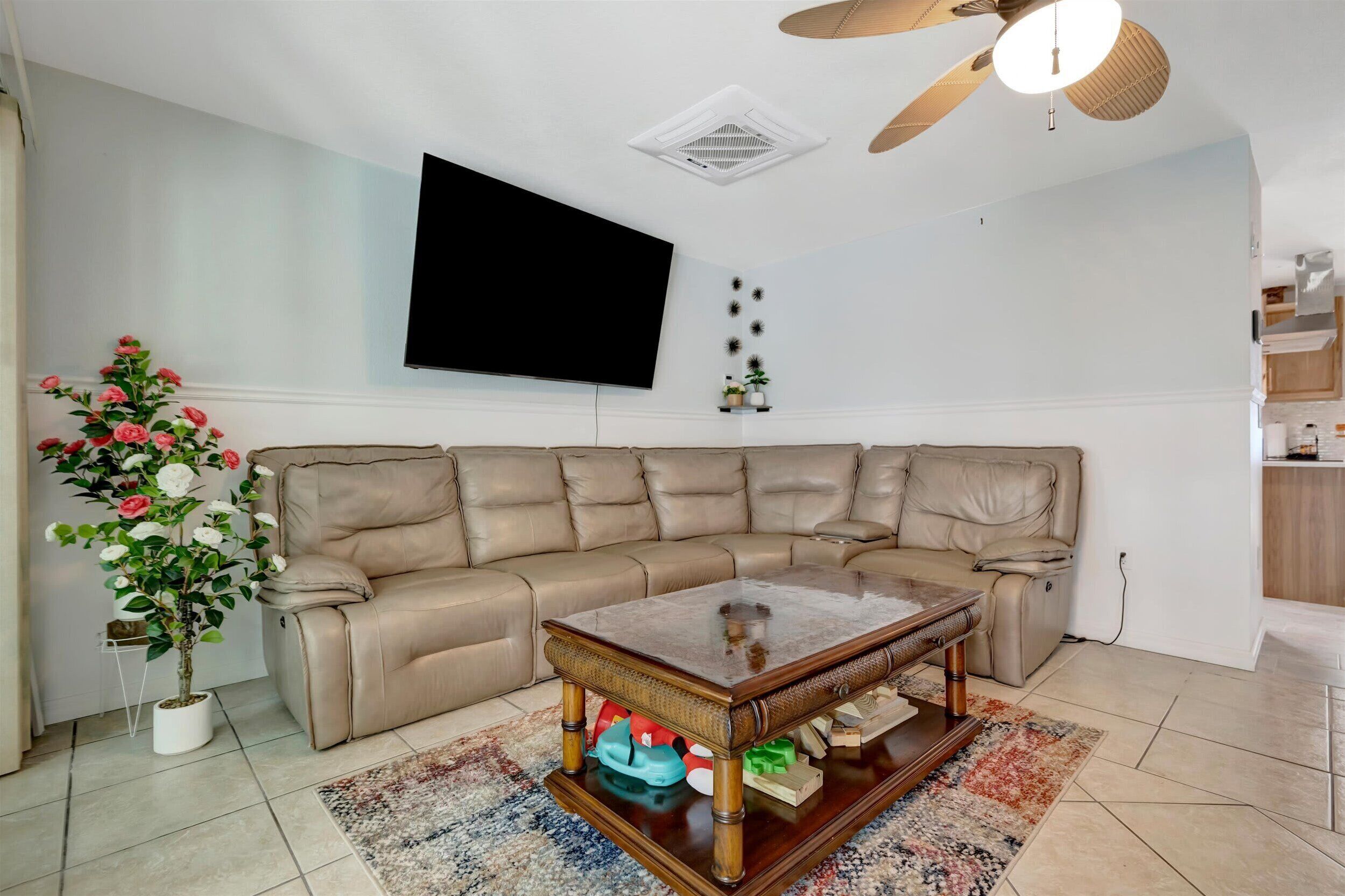 Family House, 3 Bedrooms, River View | Living area