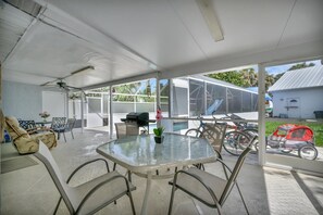 Familienhaus, 3 Schlafzimmer, Flussblick | Speisen im Freien