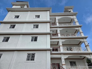 Exterior - Modern 3-bedroom apartment in marvelous Kenscoff neighborhood (Kenscoff)