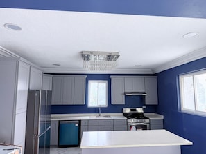 Private kitchen - Modern 3-bedroom apartment in marvelous Kenscoff neighborhood (Kenscoff)