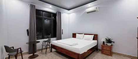Standard Double Room | Free WiFi, bed sheets