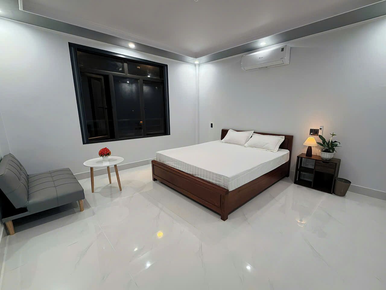 Standard Double Room | Free WiFi, bed sheets