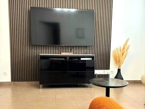 Interior - Superb 4-room apartment, terrace just a stone's throw from the sea (Nice)