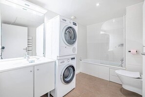 Hair dryer - Superb 4-room apartment, terrace just a stone's throw from the sea (Nice)