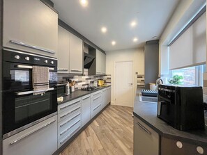 Dishwasher, high chair - 3 bedroom accommodation in Saltburn (Saltburn)