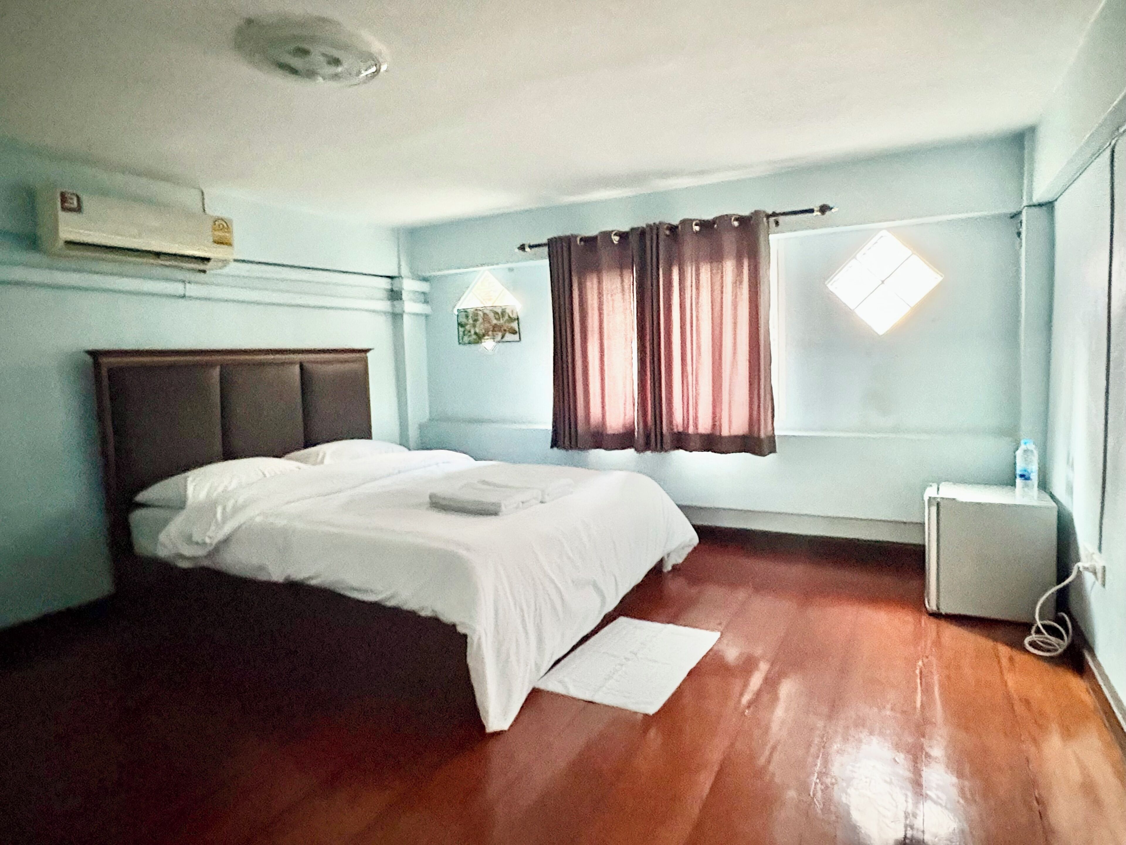 Basic Room, Non Smoking, Private Bathroom