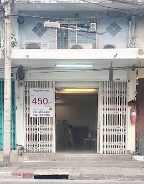Exterior - Prompt Inn Chareonkrung (Bangkok)