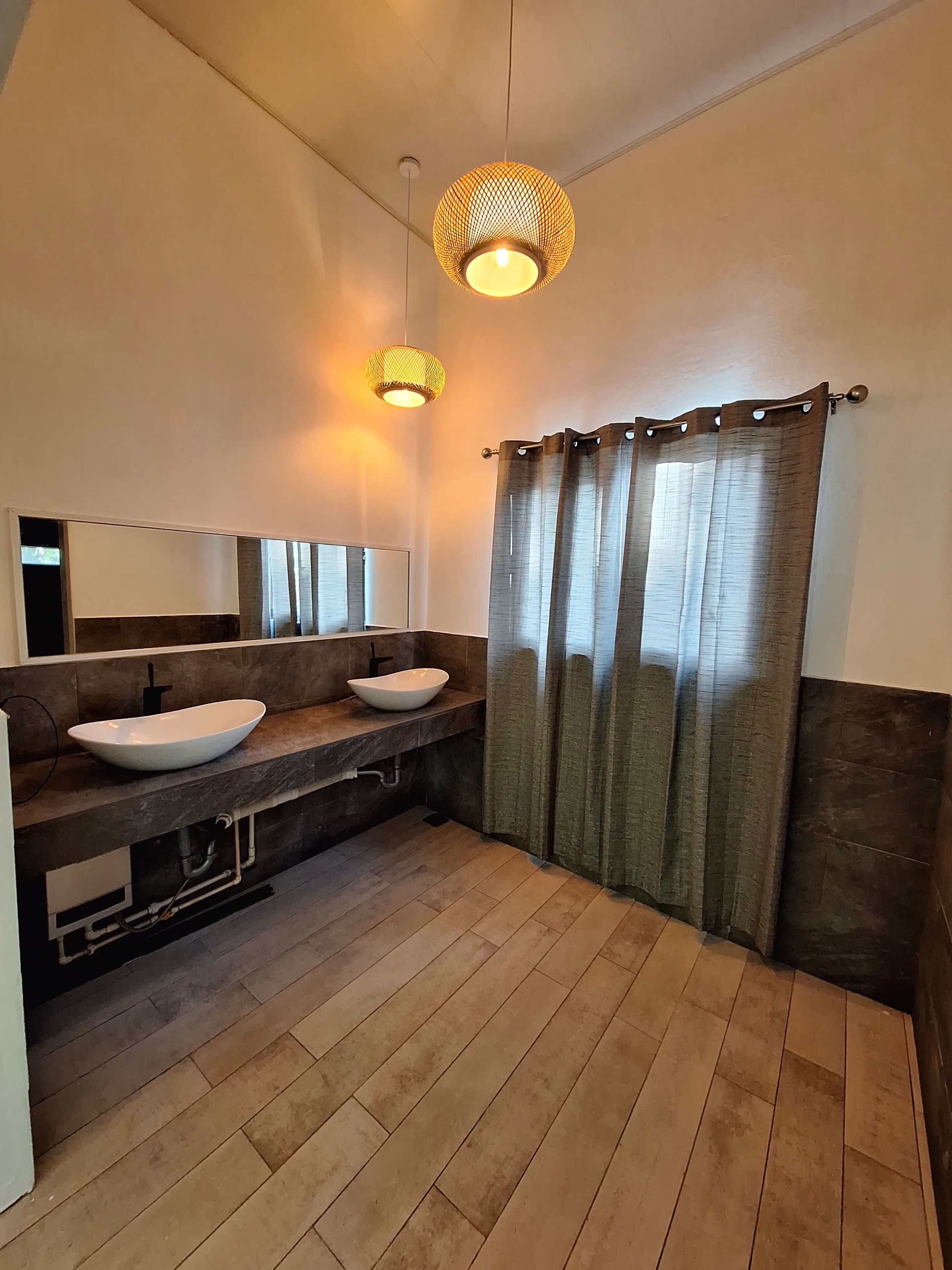 Shower, towels, soap, toilet paper