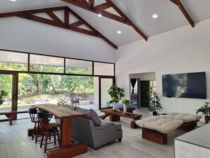 Interior - River & Beach Charming 3-bedroom villa with AC in Villa Nuria (Villa Nuria)