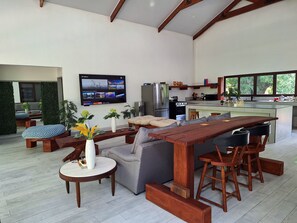 Interior - River & Beach Charming 3-bedroom villa with AC in Villa Nuria (Villa Nuria)