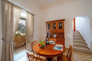 Dining - The Seagull - Tradewinds (Praiano)