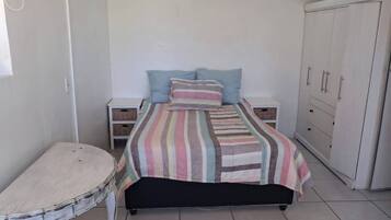 1 bedroom, iron/ironing board, internet
