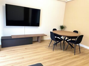 Dining - Vrbo Property (Roma)