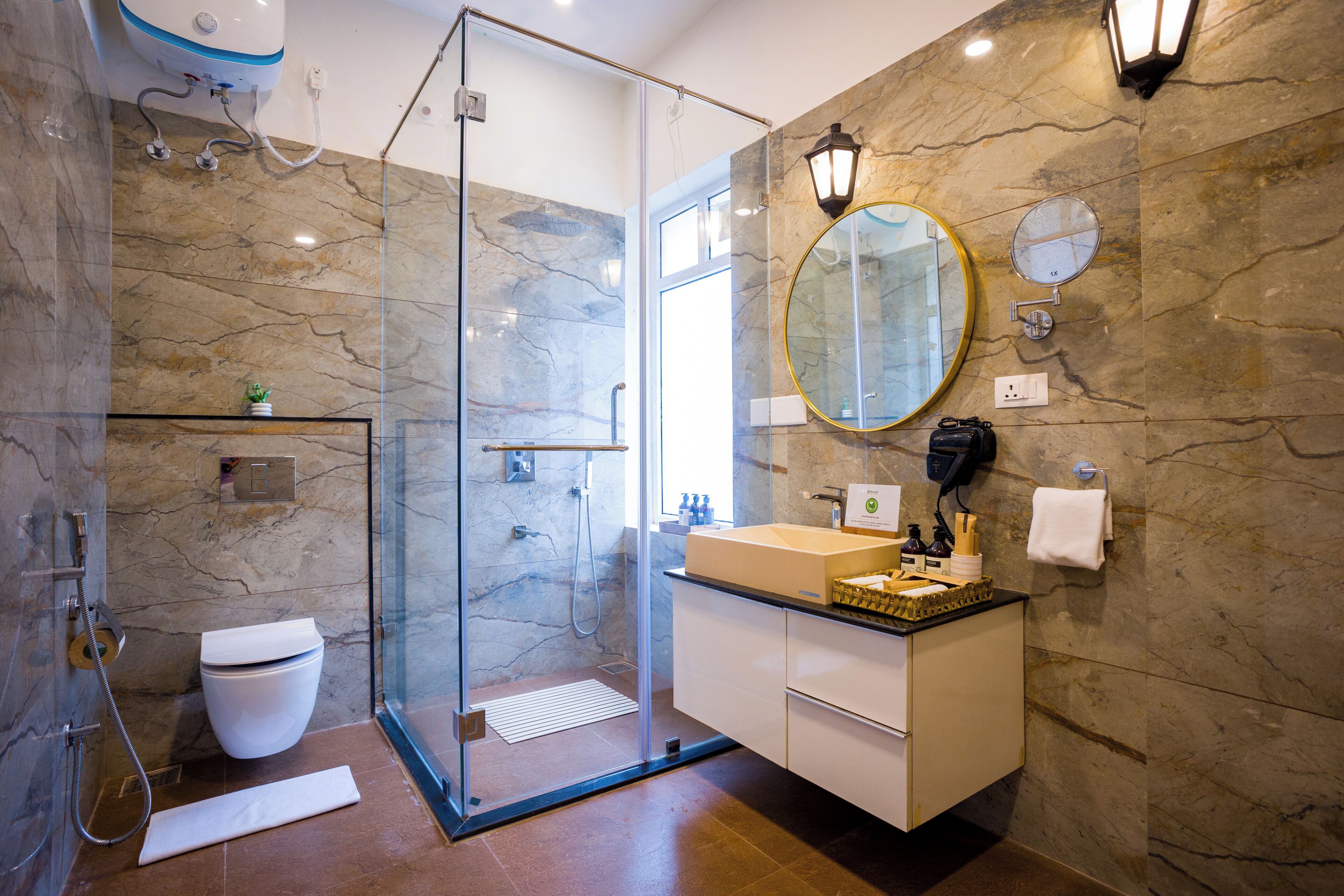 Deluxe Villa, Pool View | Bathroom