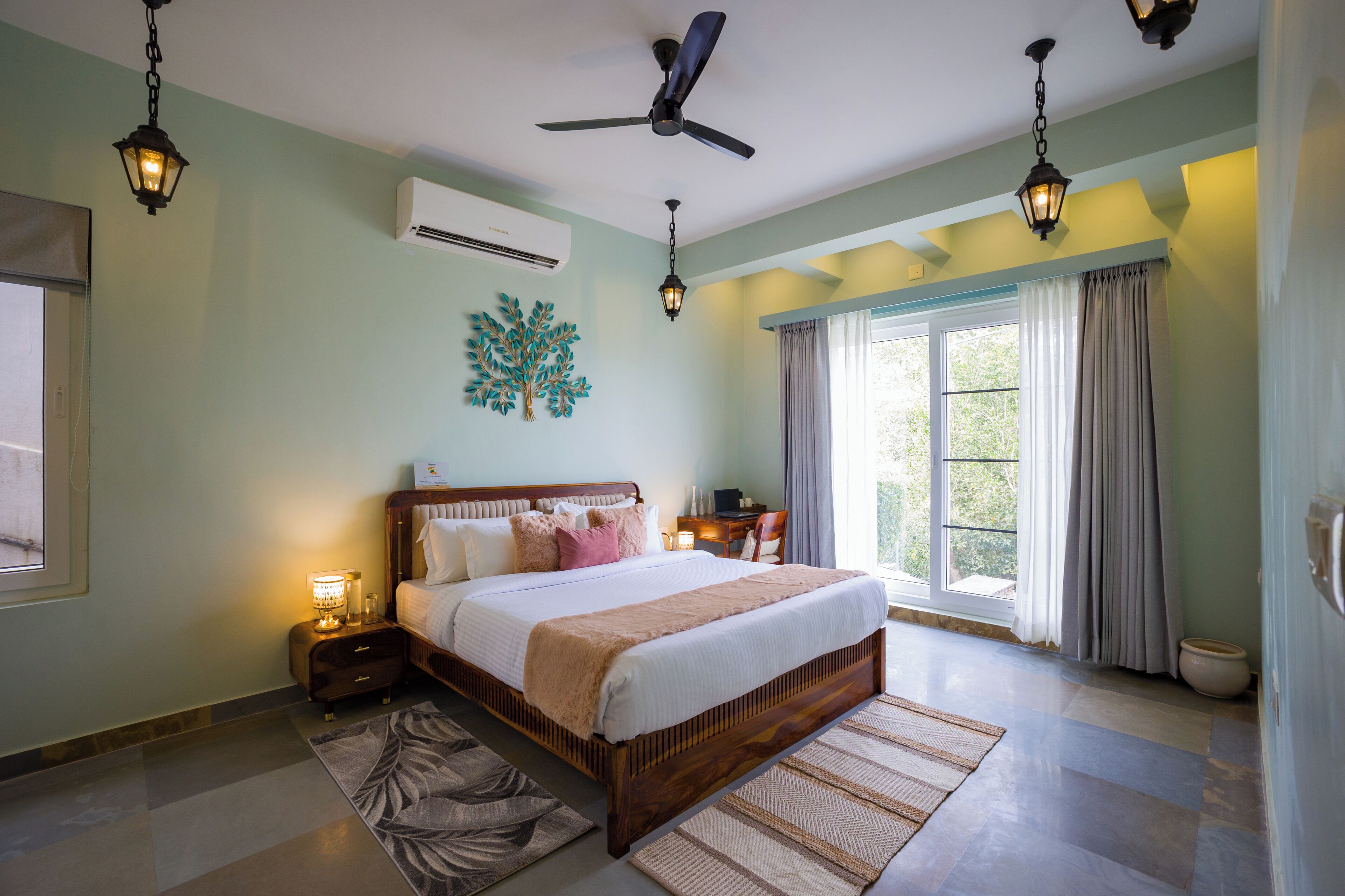 Deluxe Villa, Pool View | Iron/ironing board, free WiFi