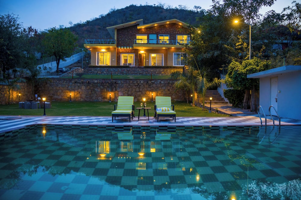 ELIVAAS Festiva Mansion 3 BHK Villa - Chirwa