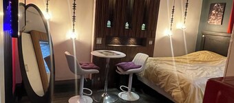 Serene bungalow in Richmond Hill perfect for a relaxing getaway